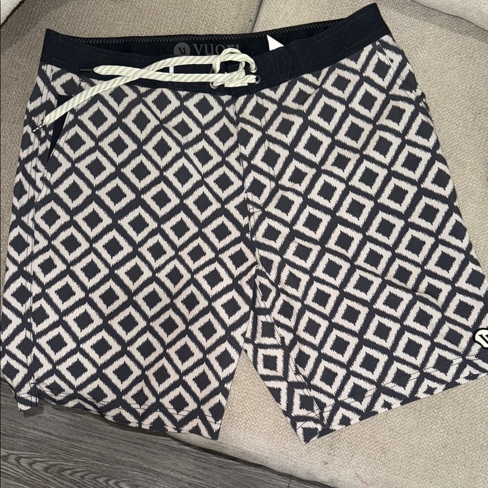 Men's Vuori Geometric Swim Shorts - Black and White